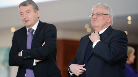 Es wird eng. Die Schweizer Behörden haben Anklage gegen die ehemaligen DFB-Präsidenten Theo Zwanziger (r.) und Wolfgang Niersbach erhoben.