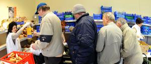 300 bis 400 Menschen gehen pro Tag zur Cottbuser Tafel. Abgebildet ist allerdings hier die Trierer Tafel. 