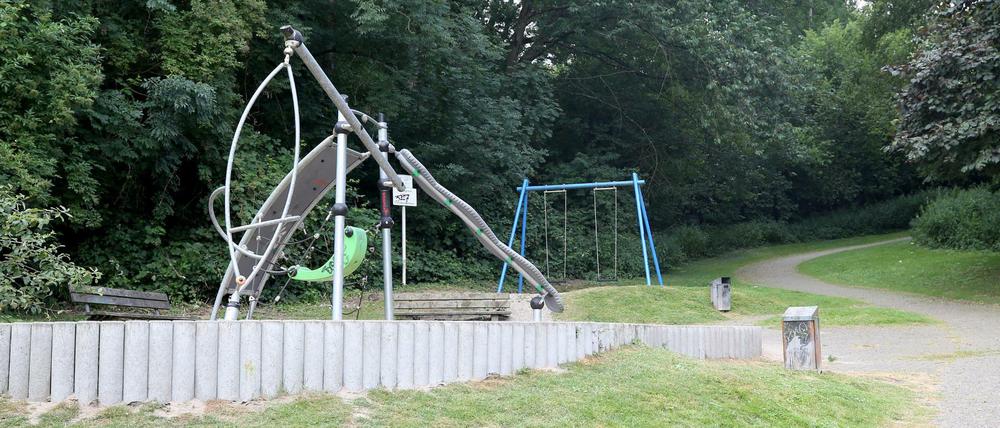 Mülheim: In der Nähe dieses Spielplatzes ist eine junge Frau von einer Gruppe Jugendlicher überfallen und sexuell missbraucht worden.