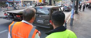 Über 10.000 Autos ließ die BVG im vergangenen Jahr abschleppen, weil sie im Weg standen.