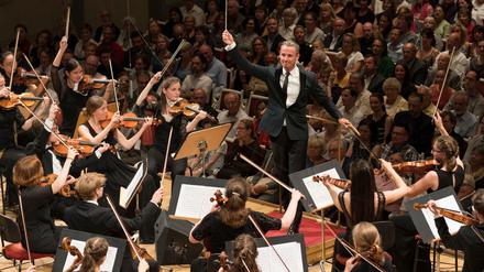 Volles Rohr. Alexander Shelley dirigiert das Bundesjugendorchester im Konzerthaus.