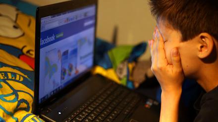 Zeitlich und räumlich unbegrenzt: Cybermobbing ist vor allem unter Kindern und Jugendlichen ein großes Thema.