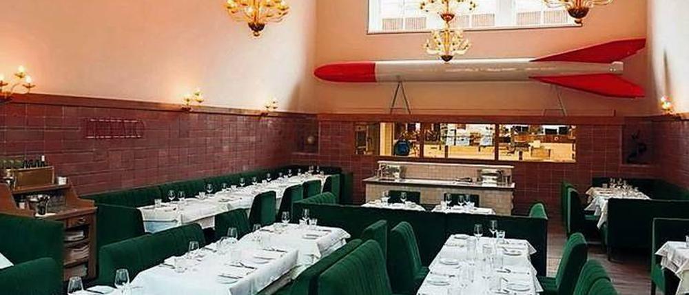 Schräge Kunst, exklusive Weine und mit Dirk Gieselmann ein neuer, der französischen Gourmetküche verpflichteter Koch