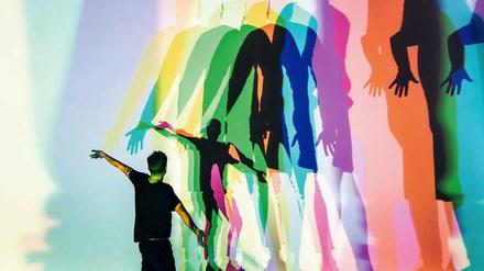Tanz den Schatten. Die Installation "Your uncertain shadow (colour)" von 2010.