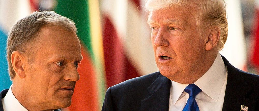 Der EU-Ratspräsident Donald Tusk mit dem Präsidenten der USA Donald Trump.
