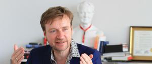 Tim Renner will einen Neustart am Checkpoint Charlie erreichen.