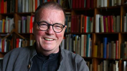 Michael Rutschky, Schriftsteller und Autor; 2013 fotografiert im Arbeitszimmer seiner Wohnung in Berlin-Kreuzberg. Foto: Thilo Rückeis