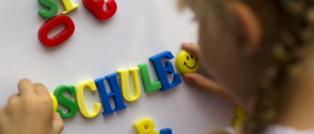 Schulreif oder nicht? Diese Frage kann zurzeit nicht in Berlin beantwortet werden: Die Gesundheitsämtern haben anderes zu tun.