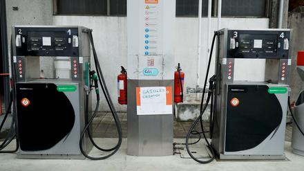 "Ausverkauft" heißt es an dieser Tankstelle in Porto.