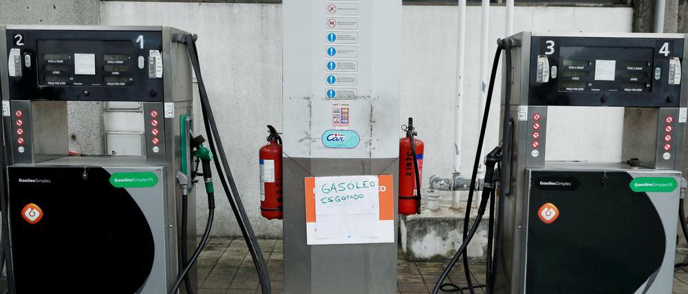 "Ausverkauft" heißt es an dieser Tankstelle in Porto.