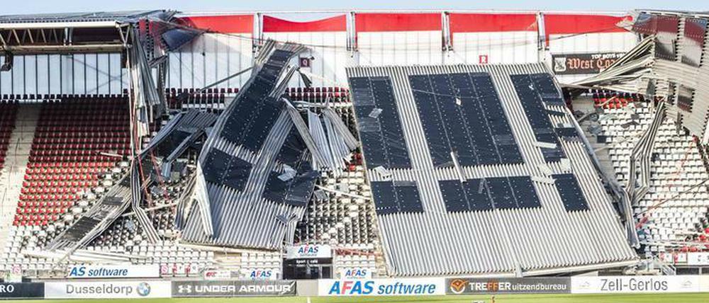Spielball des Elements. Zum Glück wurde im Stadion am Samstag kein Fußball gespielt.