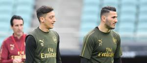 Mesut Özil und sein Arsenal-Teamkollege Sead Kolasinac wurden Opfer einer versuchten Raubüberfalls.