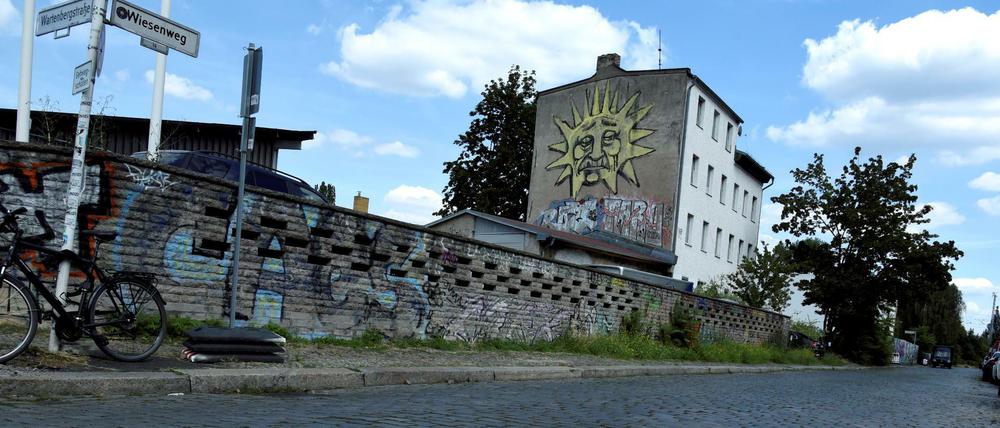 Im Wiesenweg beschweren sich Bewohner eines Projekts für einstige Drogenabhängige über Lärm, der von Partys gegenüber kommt. 