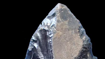 Steinzeitliches Werkzeug aus Obsidian, das im Bale-Gebirge in Äthiopien gefunden wurde. 