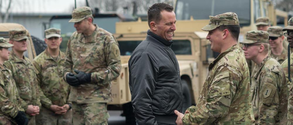 US-Botschafter Richard Grenell besucht US-Soldaten in Deutschland.