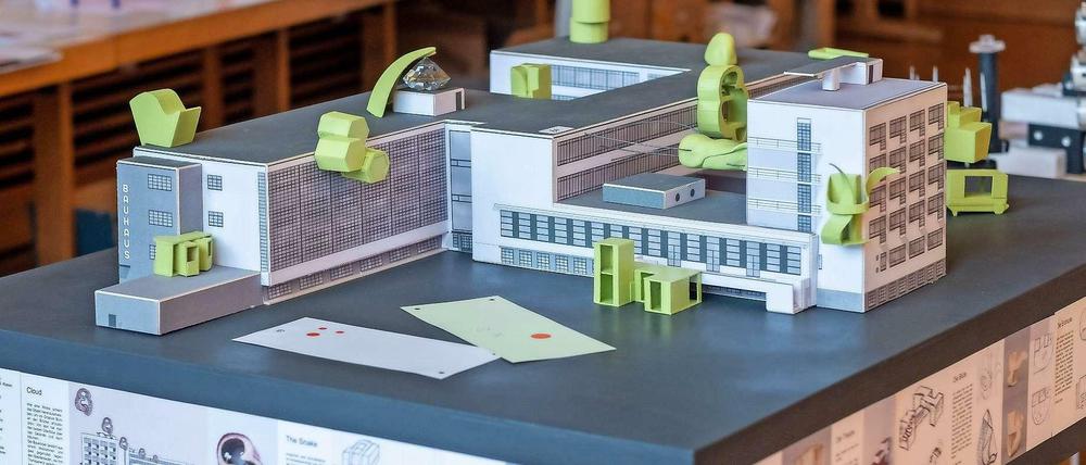 Schüler der Salvator-Schule gewannen den dritten Preis mit ihrer Version eines "besiedelten Bauhauses".