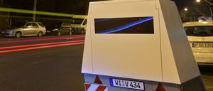 Im Kampf gegen Raser setzt die Polizei auf mobile Blitzer. Der Testphase sei erfolgreich verlaufen.