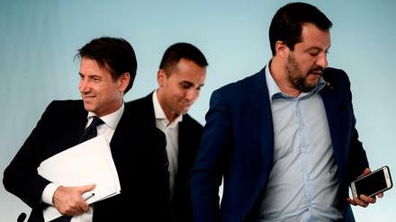 Italiens Premierminister Giuseppe Conte, sein Stellvertreter Luigi Di Maio und Innenminister Matteo Salvini (v.l.n.r.)