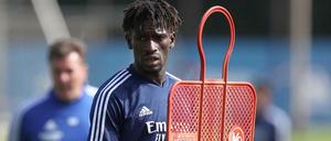 Schwere Stunden für ihn. Bakery Jatta beim Training mit der Mannschaft.