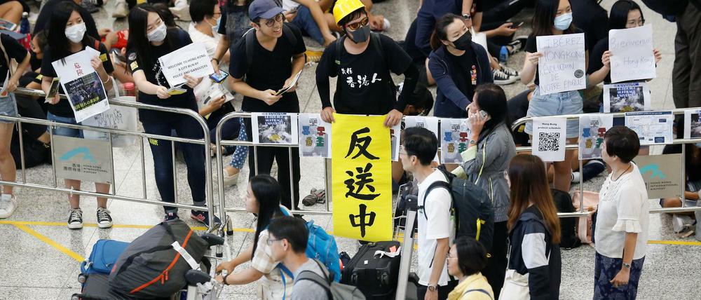 Demonstranten am Flughafen von Hongkong. 