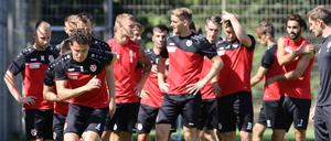Das Abschlusstraining des FC Energie Cottbus vor dem DFB-Pokal-Spiel gegen den FC Bayern München.