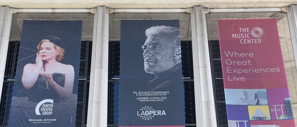 Blick auf die Fassade der Los Angeles Opera
