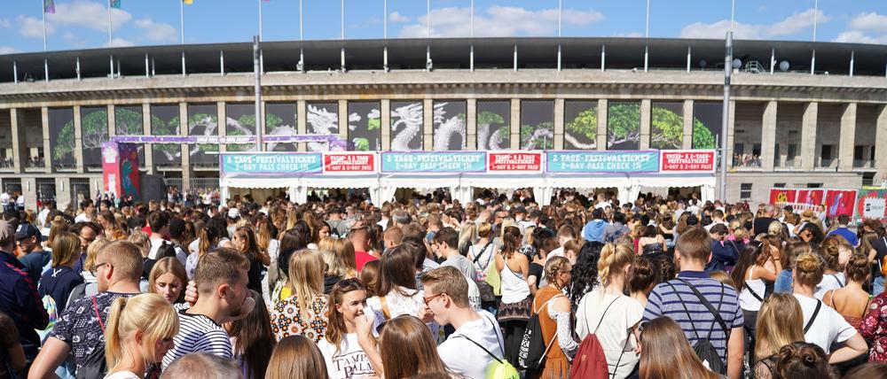2018 fand das Festival erstmals im Olympiapark statt, vorher in Hoppegarten, im Treptower Park, auf dem Flughafen Tempelhof.