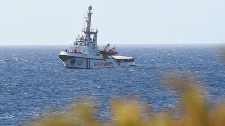 Das Rettungsschiff Open Arms vor Lampedusa.
