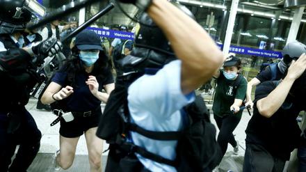 Noch ist die Hongkonger Polizei in Aktion - aber würde sie auf die Demonstranten schießen?