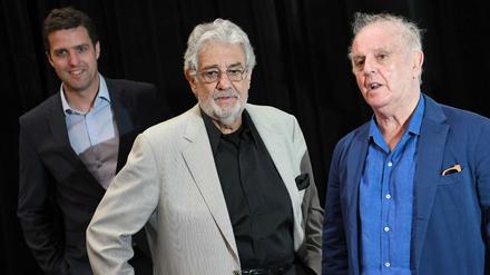 Placido Domingo (Mitte) im Juni 2018 mit dem Intendanten der Staatsoper Unter den Linden, Matthias Schulz (links) und Daniel Barenboim, bei einer Pressekonferenz zu "Staatsoper für alle". 