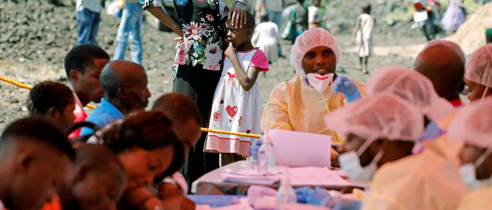 Der Ebola-Impfstoff (rVSV-ZEBOV-GP) In Goma, einer Millionenstadt der Demokratischen Republik Kongo, werden neben Ärzten und Pflegern auch besonders gefährdete Frauen und Kinder geimpft. 