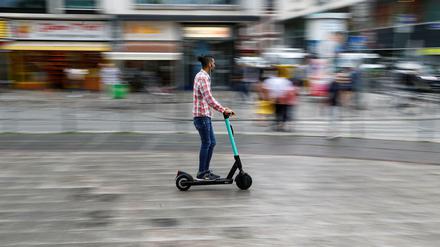 E-Roller sind in vielen Städten umstritten.