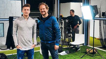 Der Regisseur und sein Star. Aljoscha Pause (r.) hat bei seiner vierstündigen BVB-Doku vor allem Marco Reus in den Mittelpunkt gestellt. 