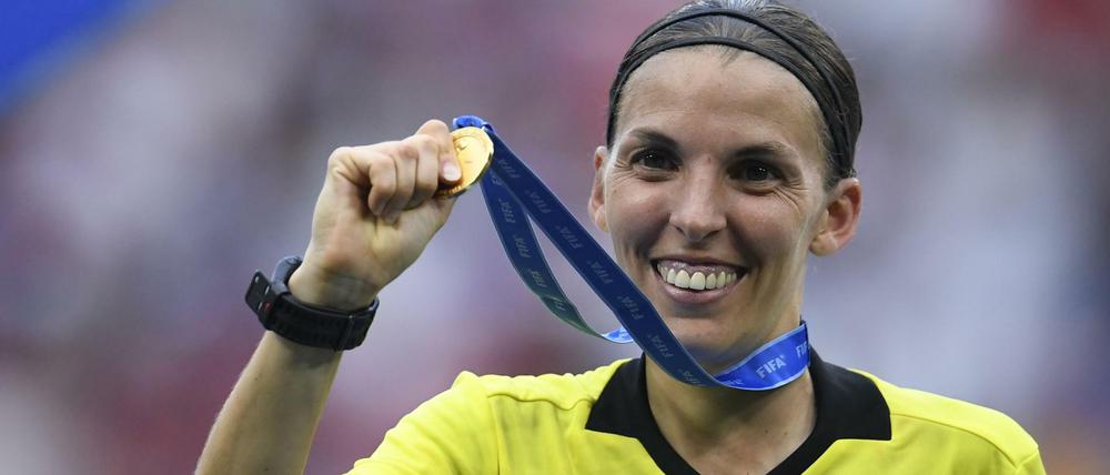 Goldene Gelegenheit: Schiedsrichterin Stephanie Frappart leitete auch das WM-Finale der Frauen zwischen den USA und den Niederlanden.