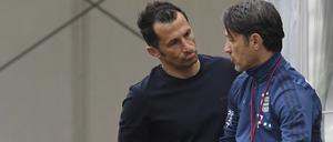 Echte Überzeugung sieht anders aus. Salihamidzic und Kovac haben einen komplizierten Sommer hinter sich.