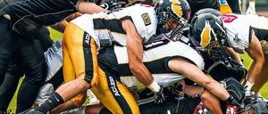 Zachary Cavanaugh, 33, kommt aus den USA, ist Quarterback der Berlin Adler und Trainer der U 19 des Vereins.