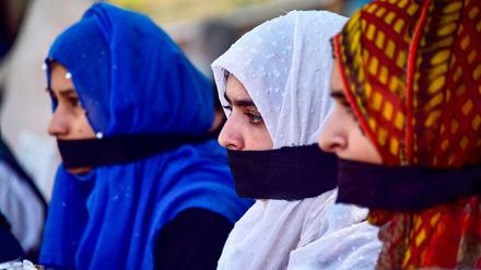 Geflüchtete aus Kaschmir protestieren in Muzaffarabad/Pakistan.