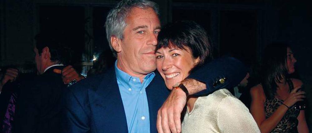 Jeffrey Epsteins Geliebte, Freundin, mutmaßliche Mittäterin - gegen Ghislaine Maxwell erhebt ein mutmaßliches Opfer schwere Vorwürfe.
