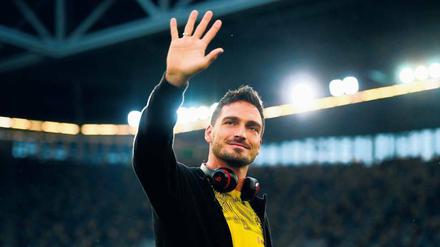 Hello again. Innenverteidiger Mats Hummels ist nach drei Jahren beim FC Bayern zu Borussia Dortmund zurückgekehrt.