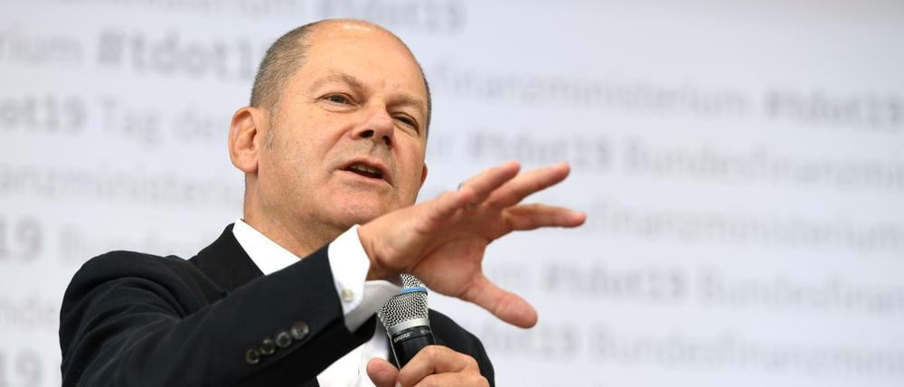 Seitdem in der vergangenen Woche Finanzminister und Vizekanzler Olaf Scholz seine Kandidatur erklärte, steht erstmals ein Genosse aus der ersten Reihe im Rennen um die SPD-Spitze.