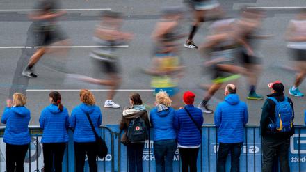Tempo. Insgesamt schafften es 44065 Läufer und Läuferinnen bis ins Ziel des Marathons.