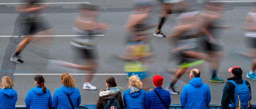 Tempo. Insgesamt schafften es 44065 Läufer und Läuferinnen bis ins Ziel des Marathons.