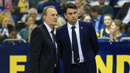 Gut beraten: Assistenztrainer Israel Gonzalez (rechts) übernimmt zum Trainingsstart bei Alba Berlin den Job von Chefcoach Aito Garcia Reneses.