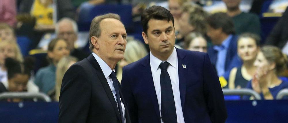 Gut beraten: Assistenztrainer Israel Gonzalez (rechts) übernimmt zum Trainingsstart bei Alba Berlin den Job von Chefcoach Aito Garcia Reneses.