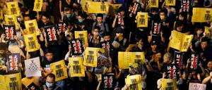 In Hongkong am gingen Freitagabend (Ortszeit) nach ersten Schätzungen wieder mehr als 10.000 Menschen für Freiheit und Demokratie auf die Straße.