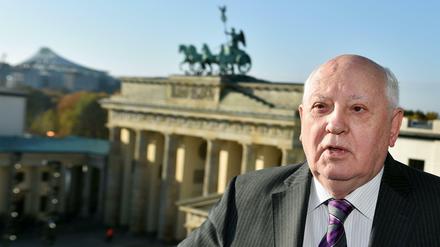 Michail Gorbatschow im Jahr 2014 am Brandenburger Tor. Damals nahm der frühere sowjetische Staatspräsident an den Feierlichkeiten zu 25 Jahren Mauerfall teil. 