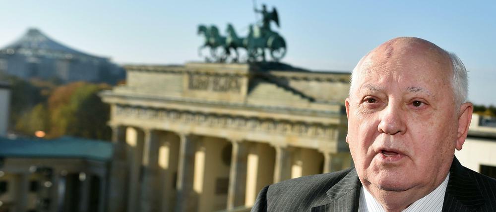 Michail Gorbatschow im Jahr 2014 am Brandenburger Tor. Damals nahm der frühere sowjetische Staatspräsident an den Feierlichkeiten zu 25 Jahren Mauerfall teil.