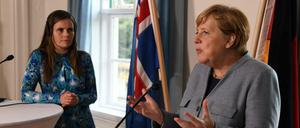 Islands Premierministerin Katrin Jakobsdottir und Bundeskanzlerin Angela Merkel.