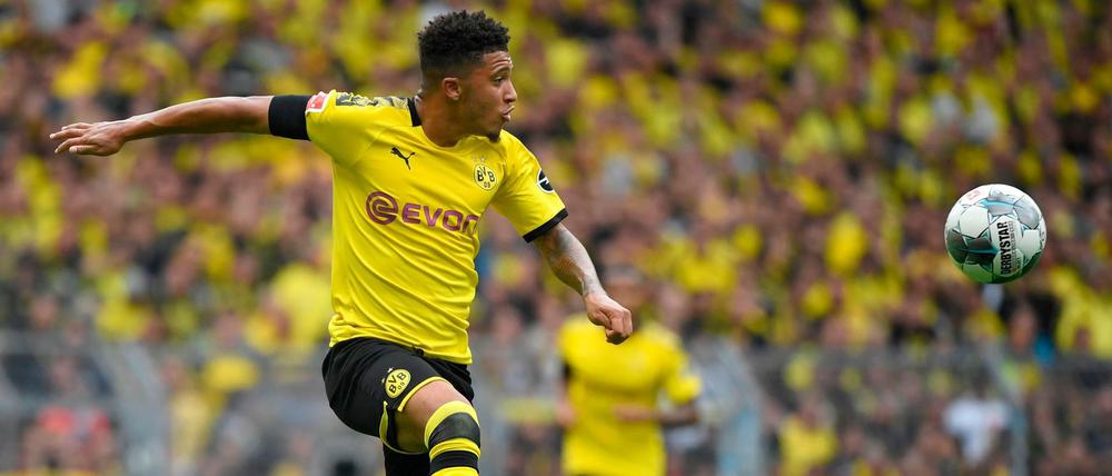 Sie fliegen wieder. Dortmunds Jadon Sancho und Teamkollegen siegten gegen den FC Augsburg mühelos.