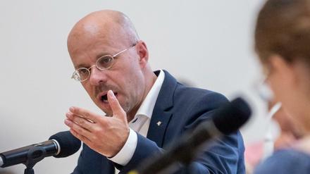 Andreas Kalbitz, AfD-Spitzenkandidat bei der Landtagswahl in Brandenburg, spricht bei «Jugend debattiert mit Spitzenkandidaten».